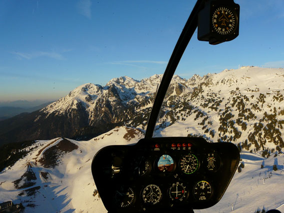 Survol des massifs en hélicoptère